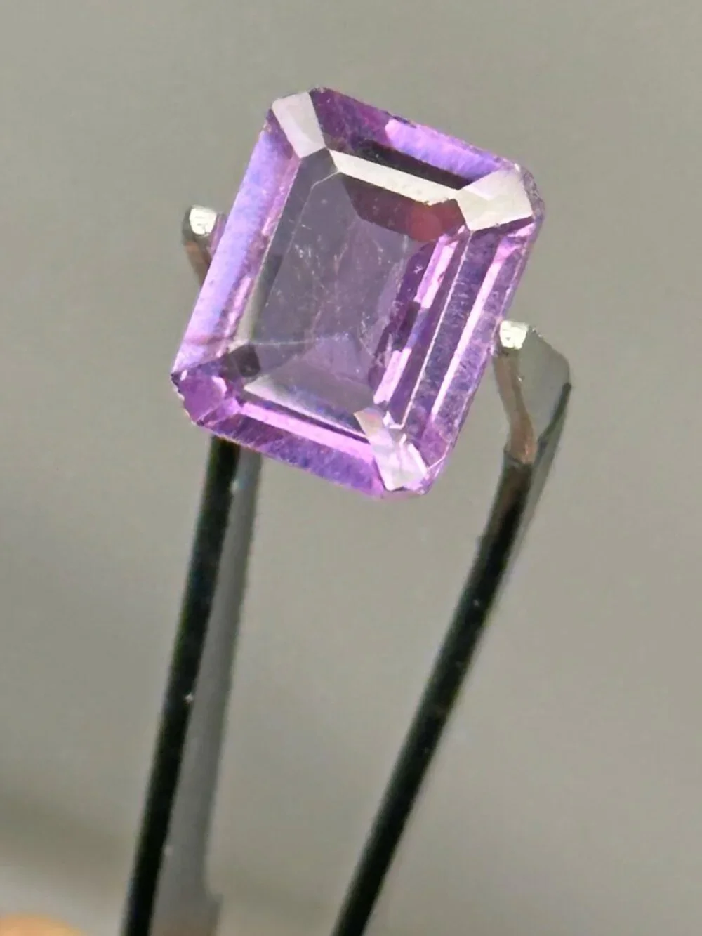 Color Changing Alexandrite - Picture 12 of 16